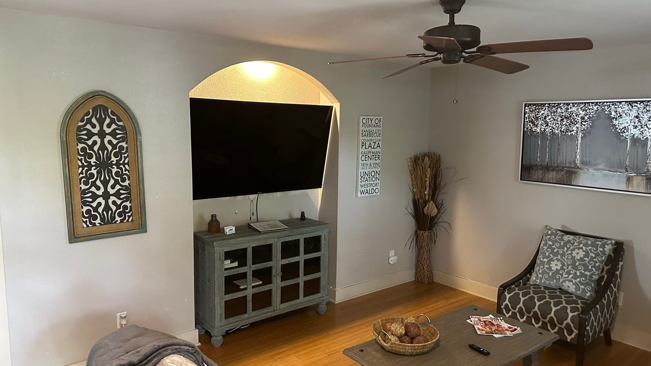 Photo of Livingroom in Plaza Westport