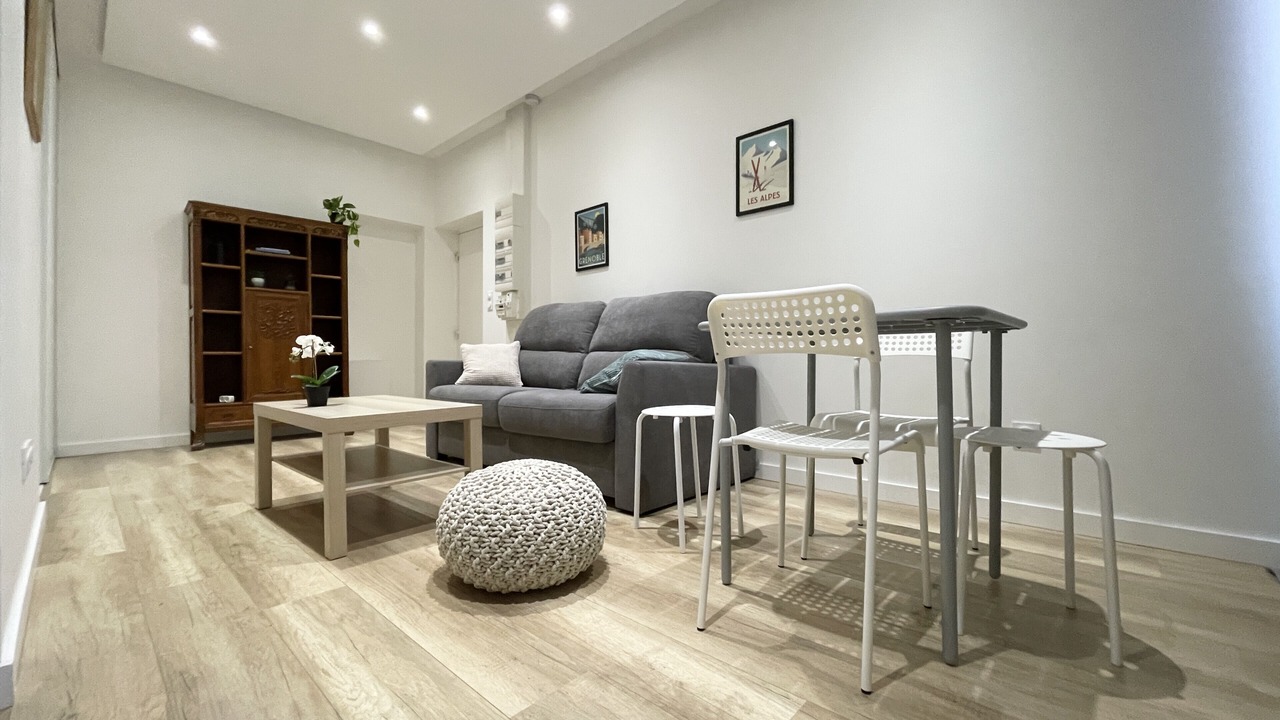 Photo of Livingroom in Grenoble City Centre