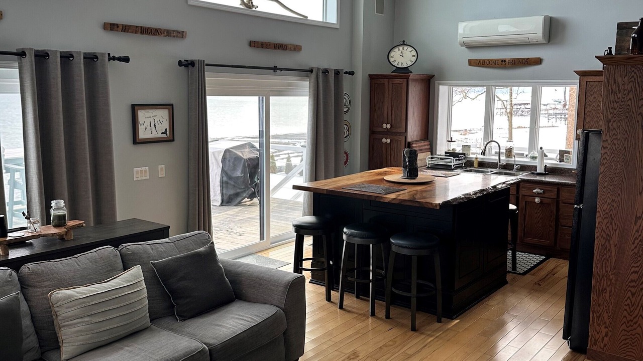 Photo of Livingroom in Romulus