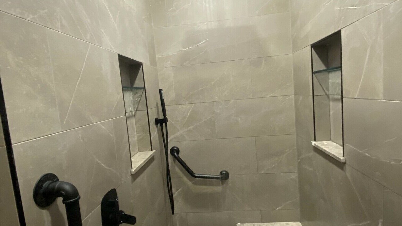 Photo of Bathroom in Romulus