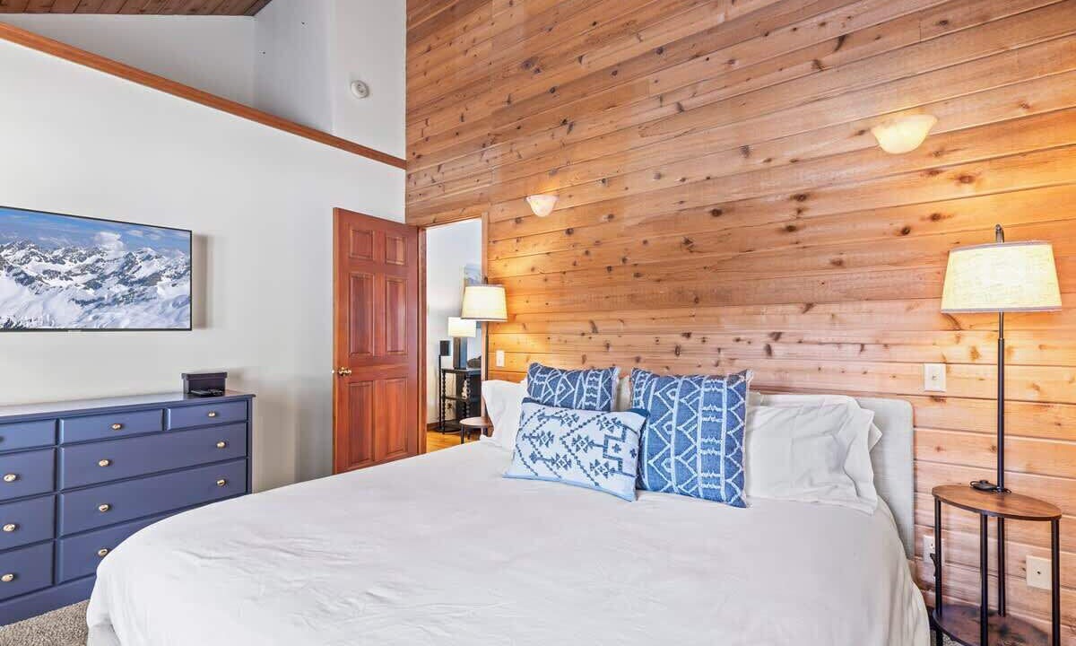 Photo of Bedroom in Moose Wilson Road