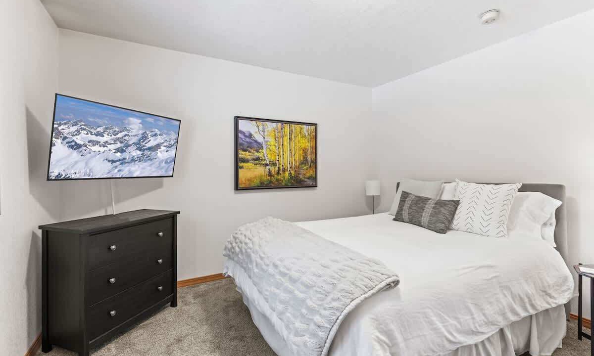 Photo of Bedroom in Moose Wilson Road