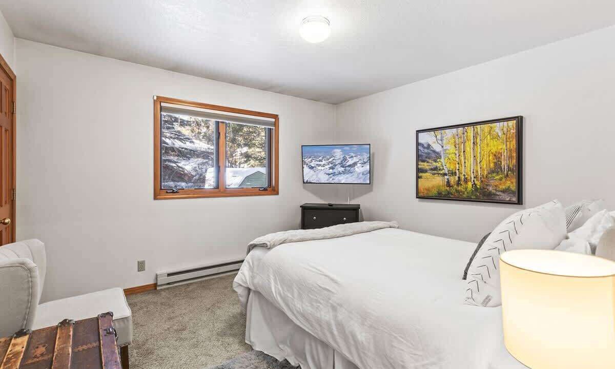 Photo of Bedroom in Moose Wilson Road
