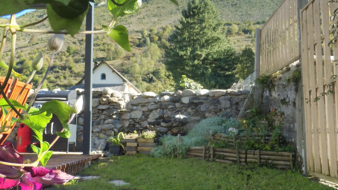 Photo of Outdoor in Campan