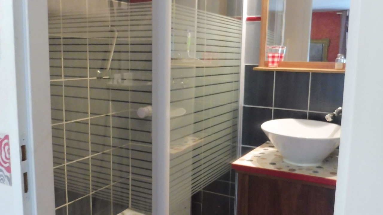 Photo of Bathroom in Campan