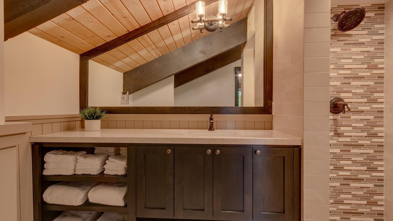 Photo of Bathroom in Lake Forest
