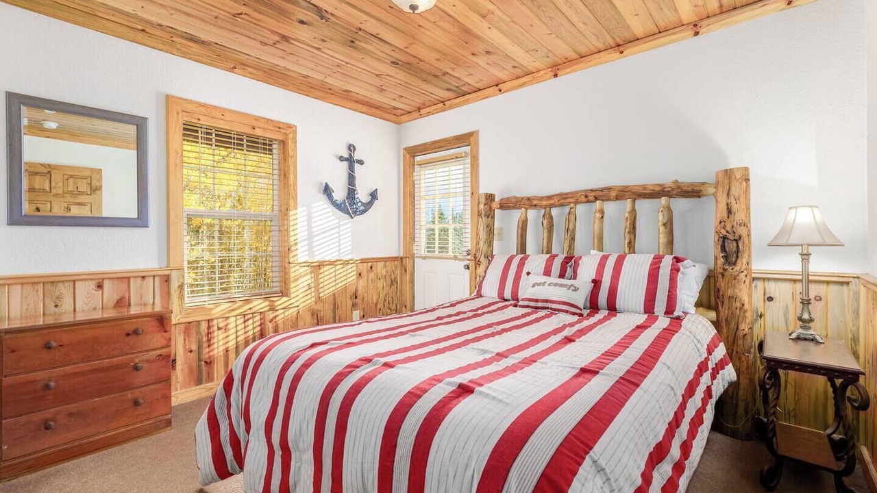 Photo of Bedroom in Grand Lake