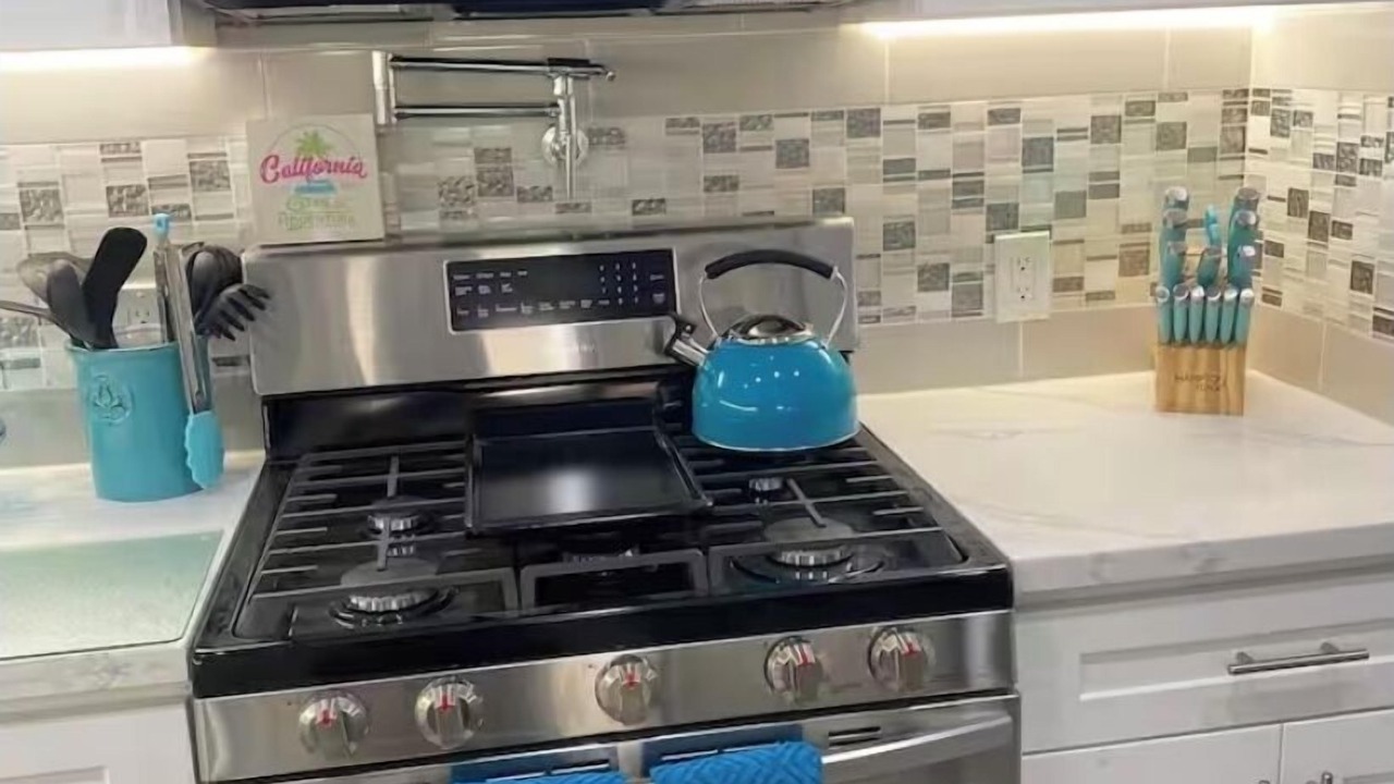 Photo of Kitchen in West Los Angeles
