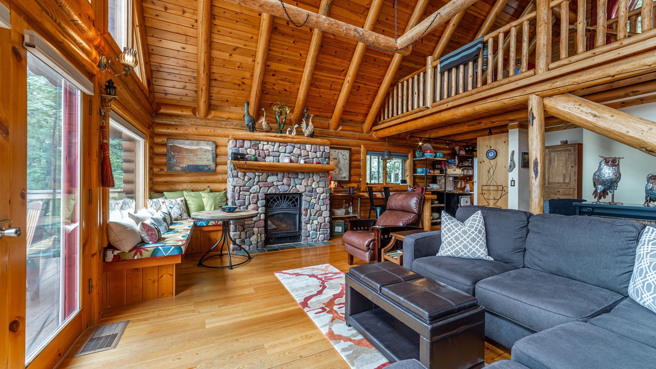 Photo of Livingroom in Finley Point