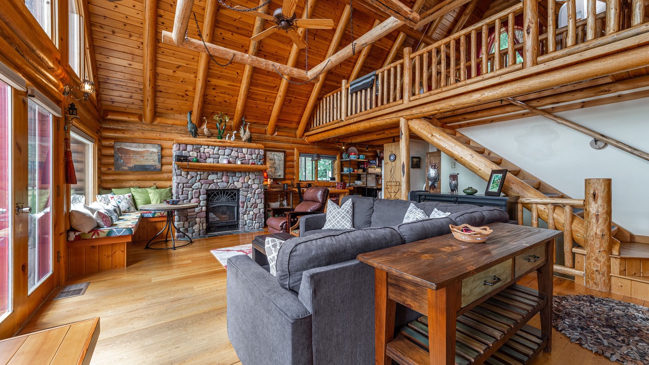 Photo of Livingroom in Finley Point