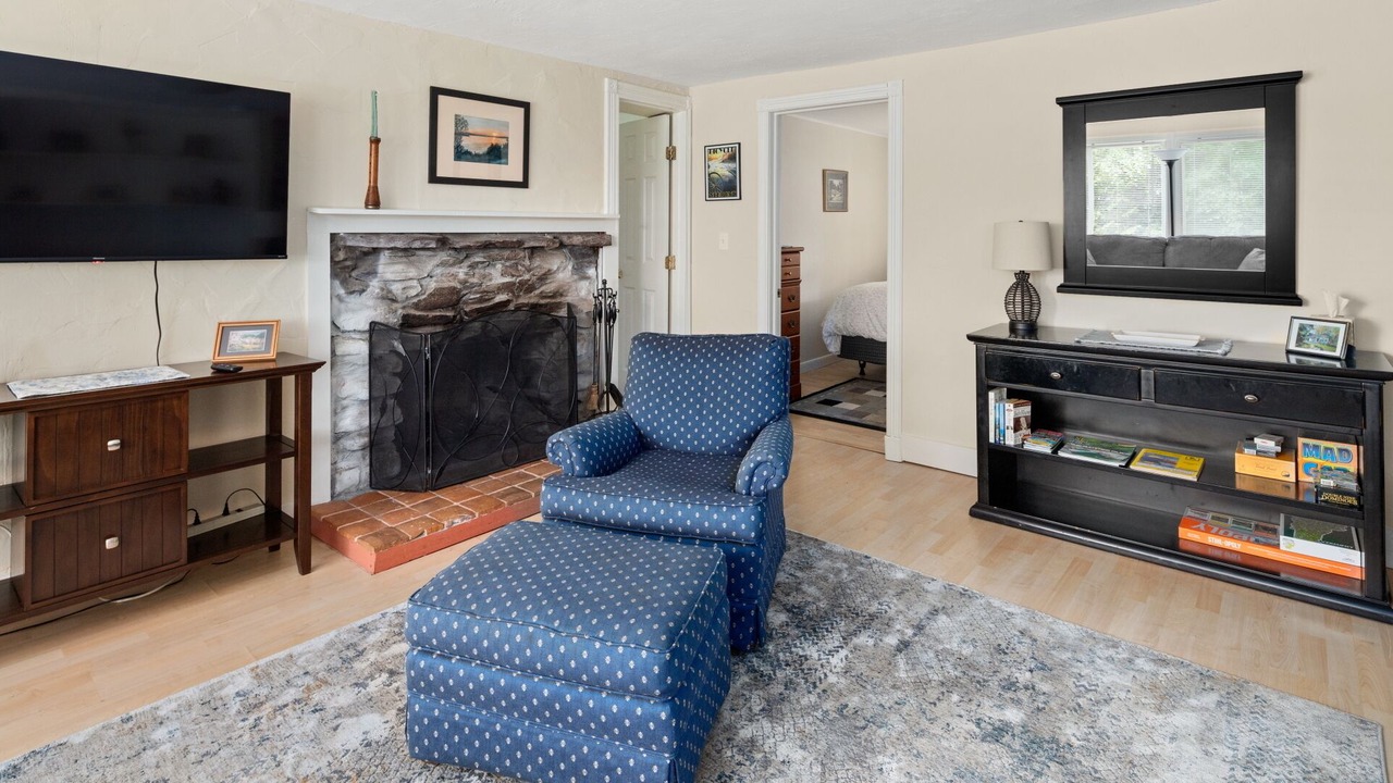 Photo of Livingroom in Malletts Bay