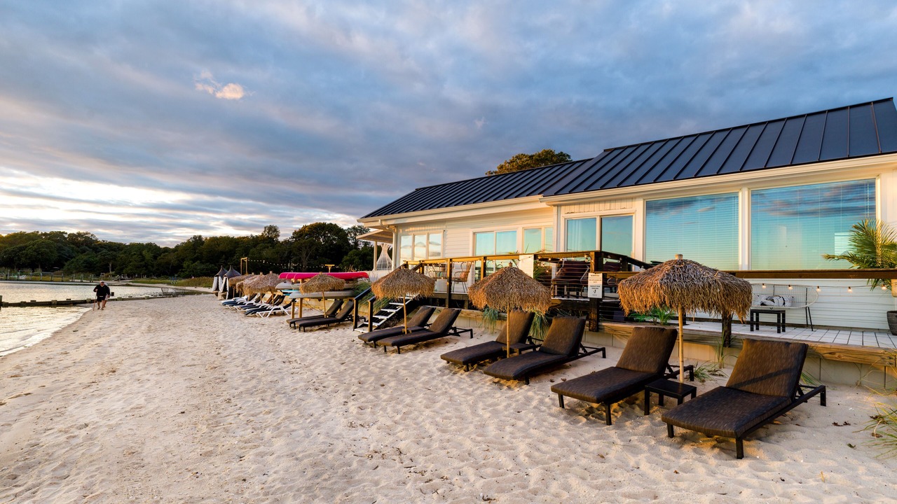 Photo of Others in Aquebogue