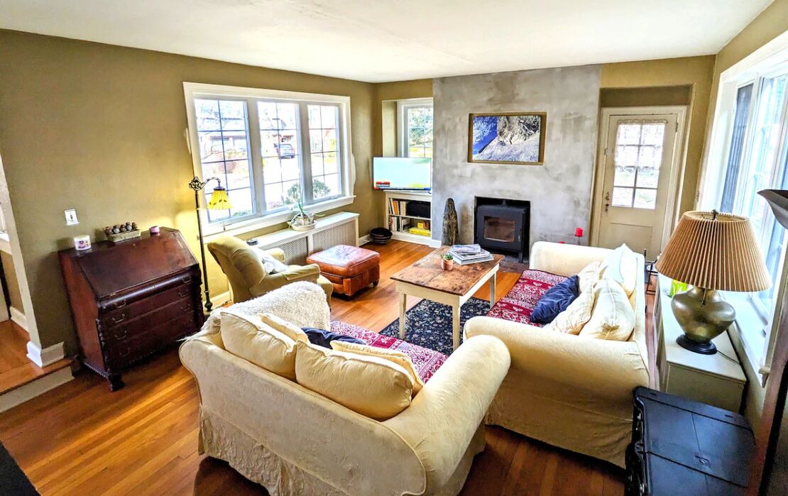 Photo of Livingroom in Kingston
