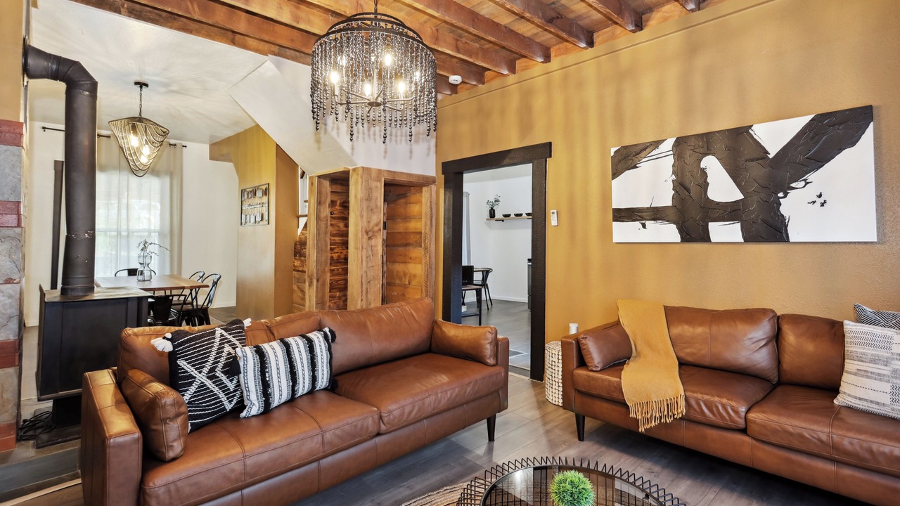 Photo of Livingroom in White Salmon