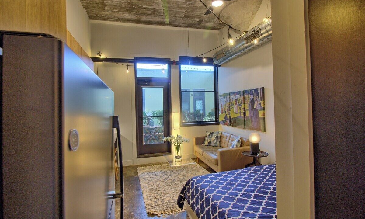 Photo of Bedroom in Midtown