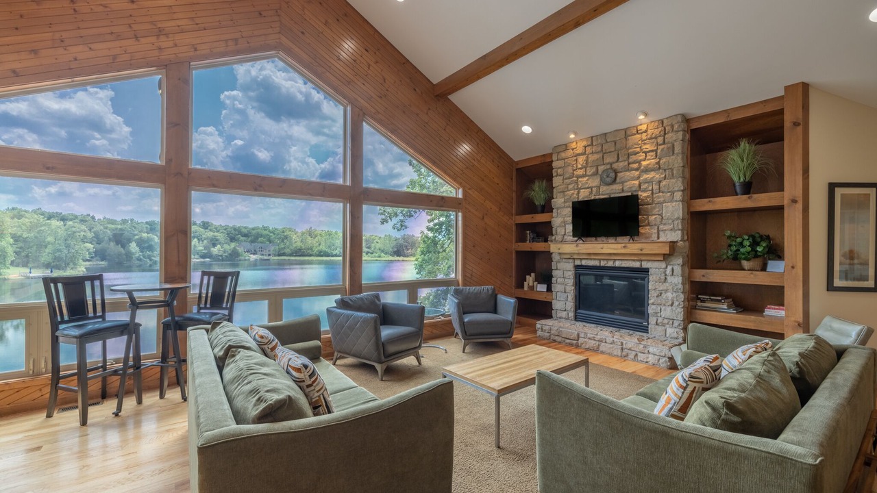 Photo of Livingroom in Innsbrook