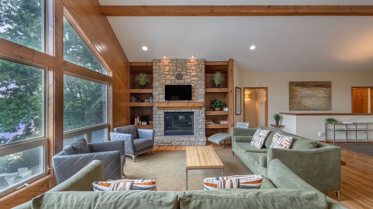 Photo of Livingroom in Innsbrook