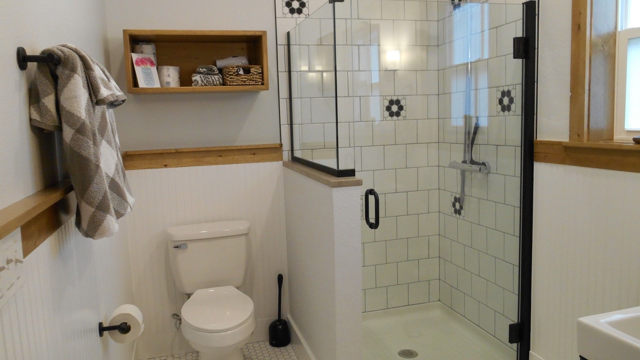 Photo of Bathroom in Kimberling City