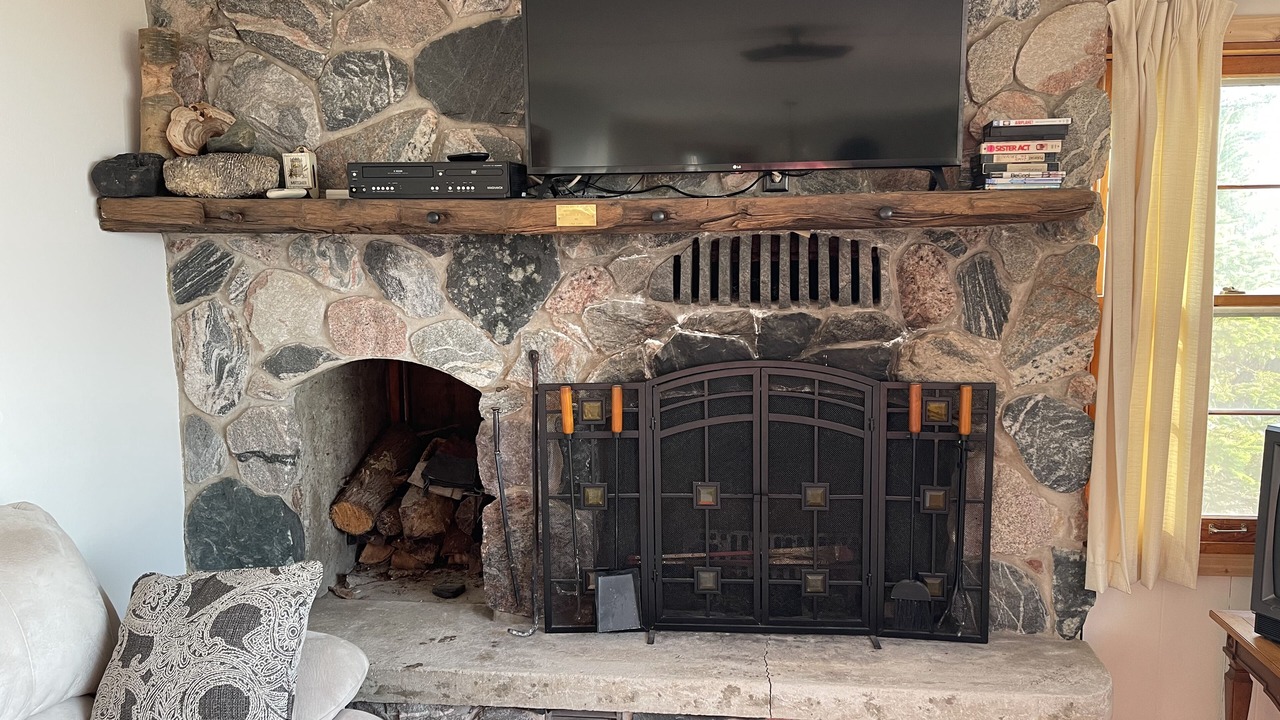 Photo of Livingroom in Beaver Island