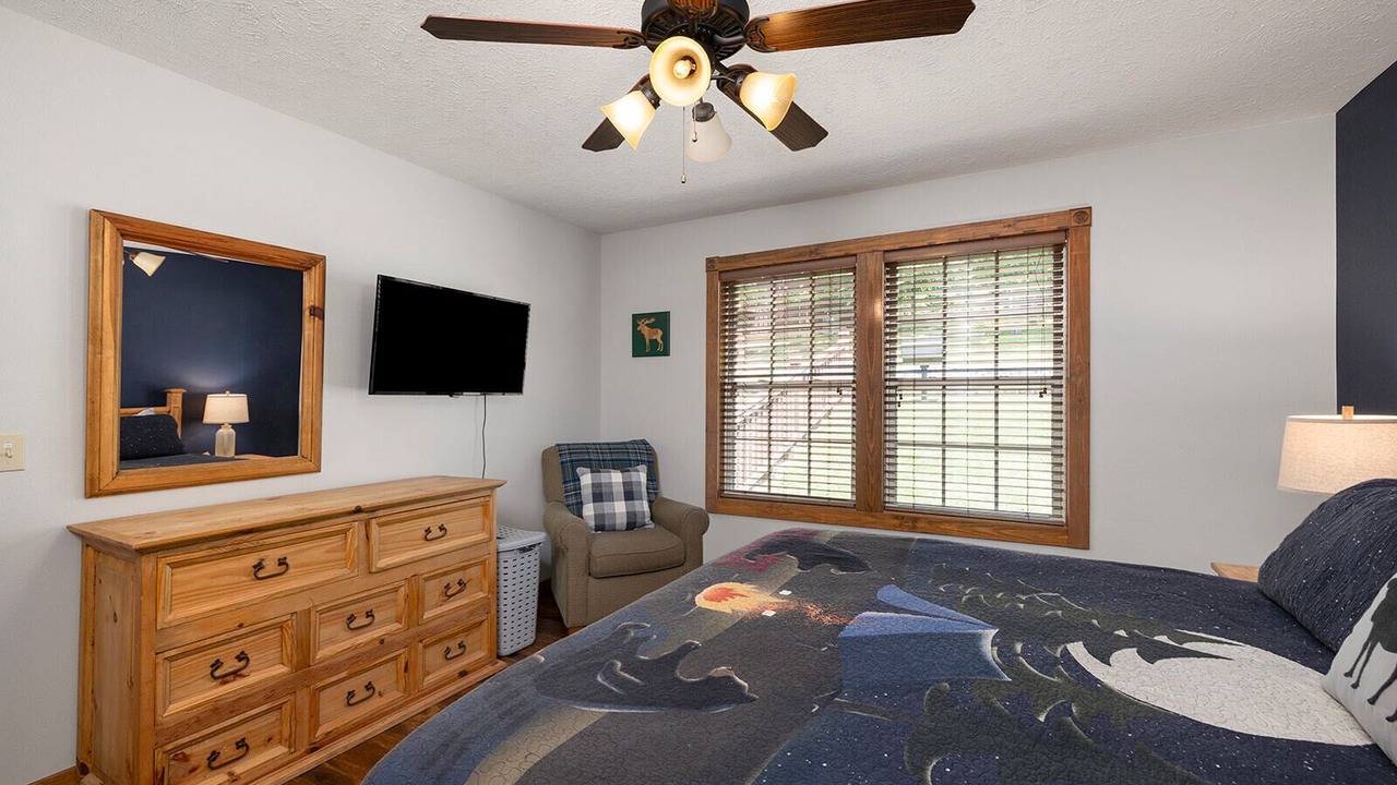Photo of Bedroom in Reeds Spring