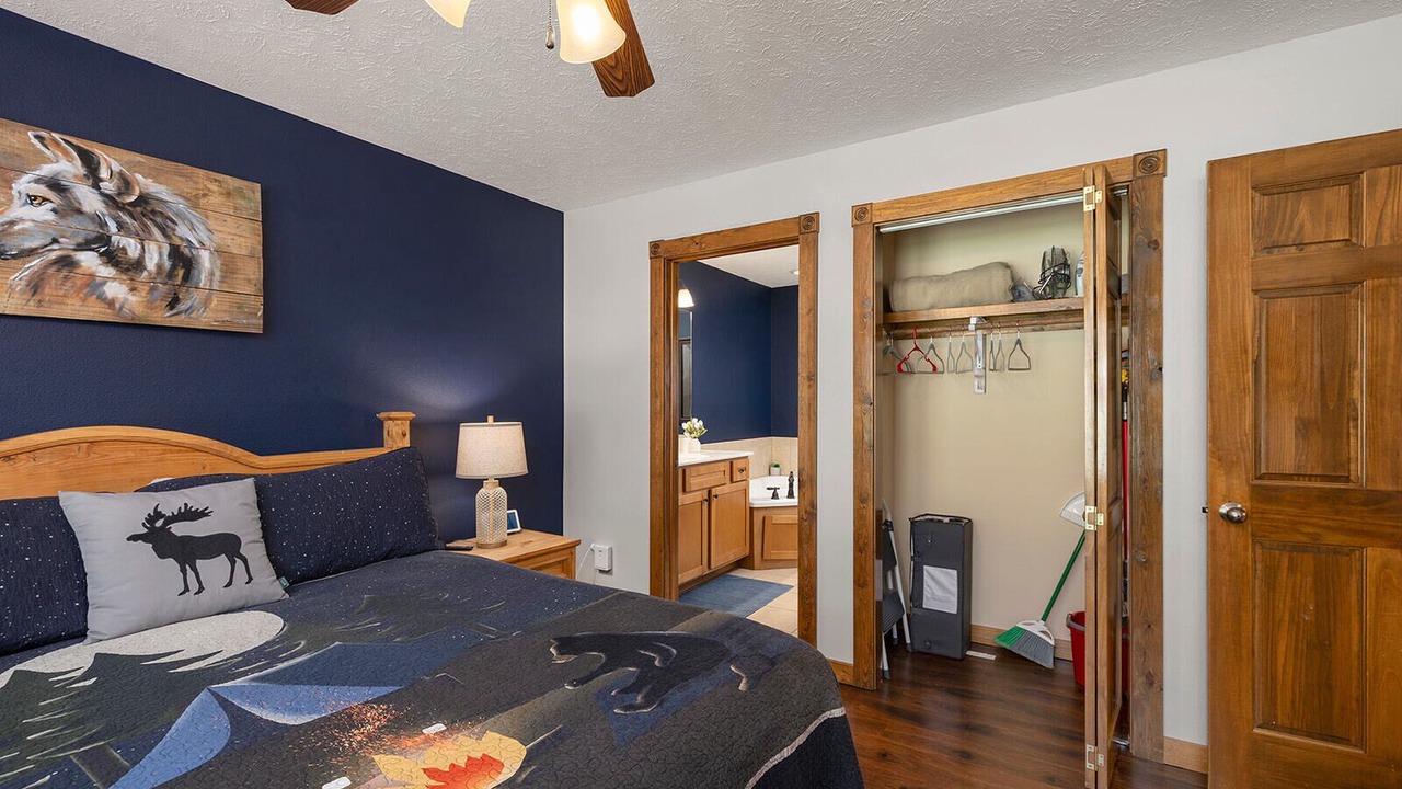 Photo of Bedroom in Reeds Spring