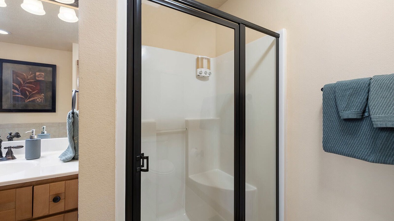 Photo of Bathroom in Reeds Spring