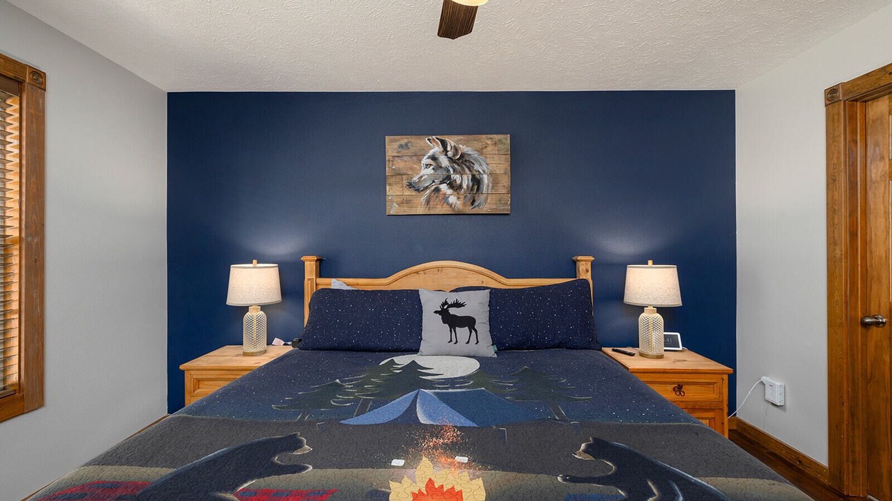 Photo of Bedroom in Reeds Spring