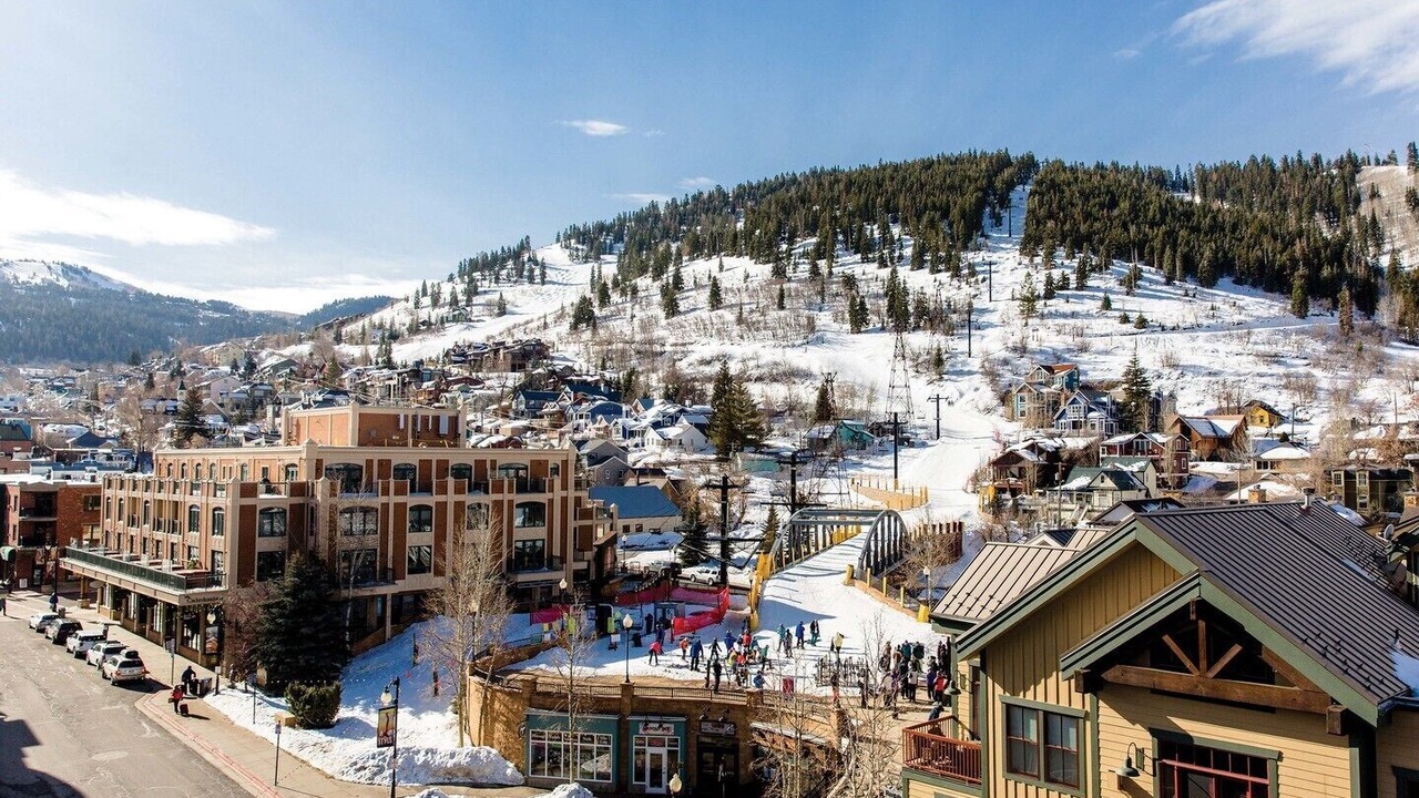 Photo of Outdoor in Aerie