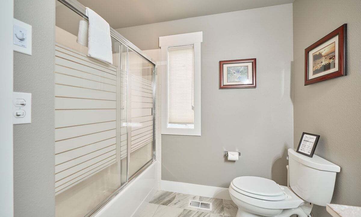 Photo of Bathroom in Leavenworth