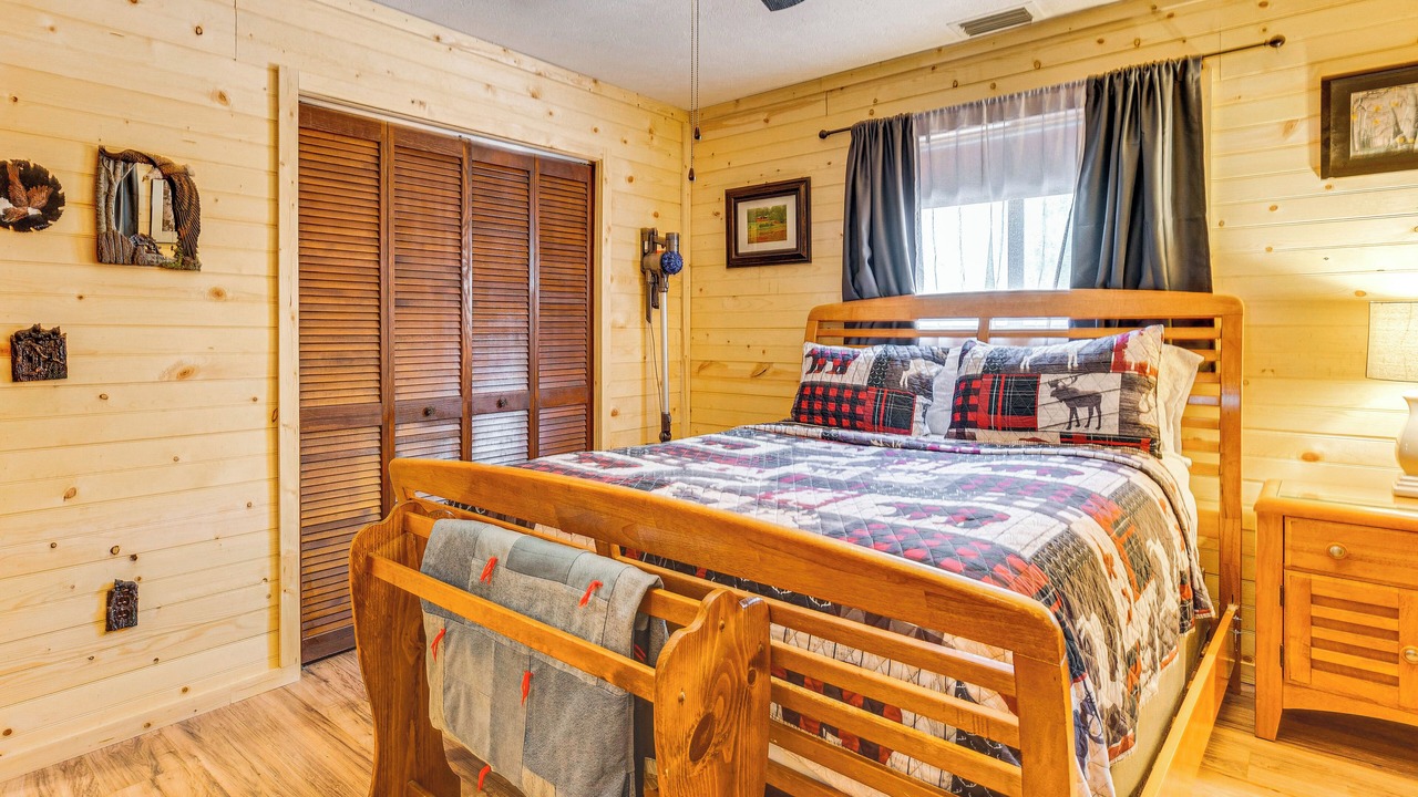 Photo of Bedroom in Murphy