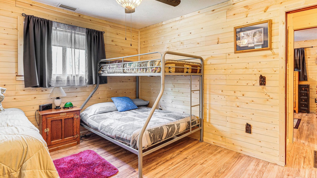 Photo of Bedroom in Murphy