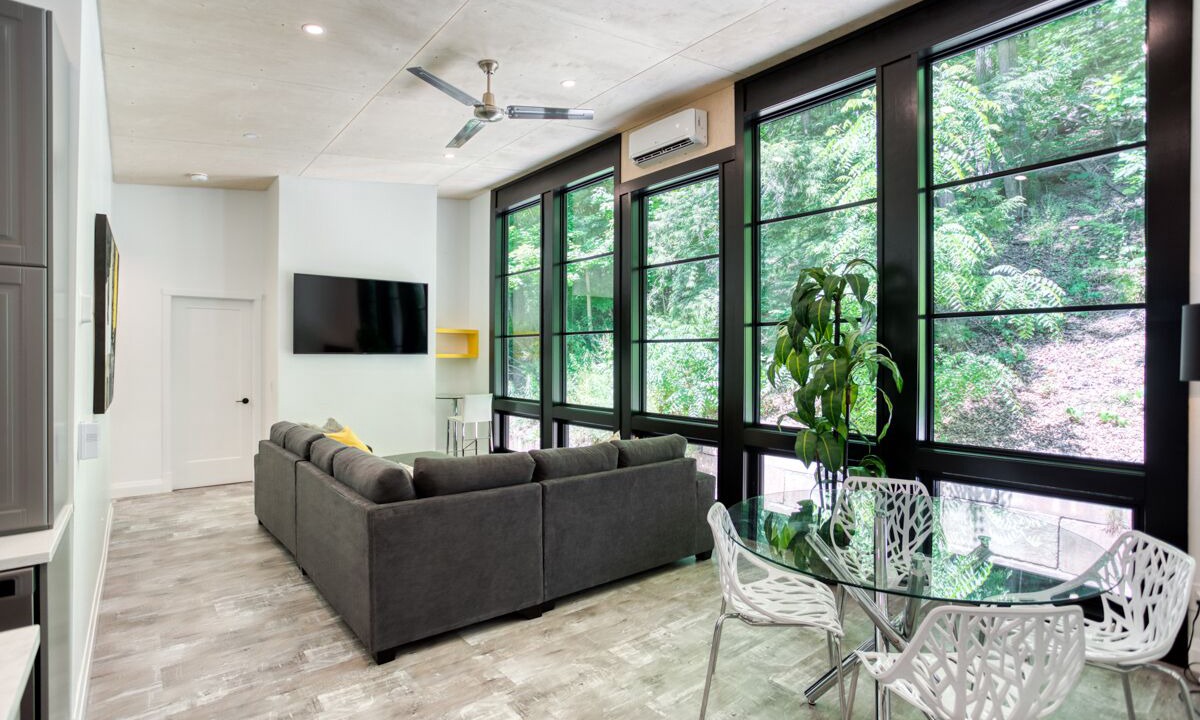 Photo of Livingroom in Burlington