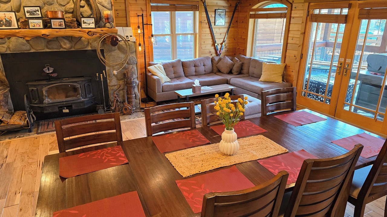 Photo of Livingroom in Cooke City-Silver Gate