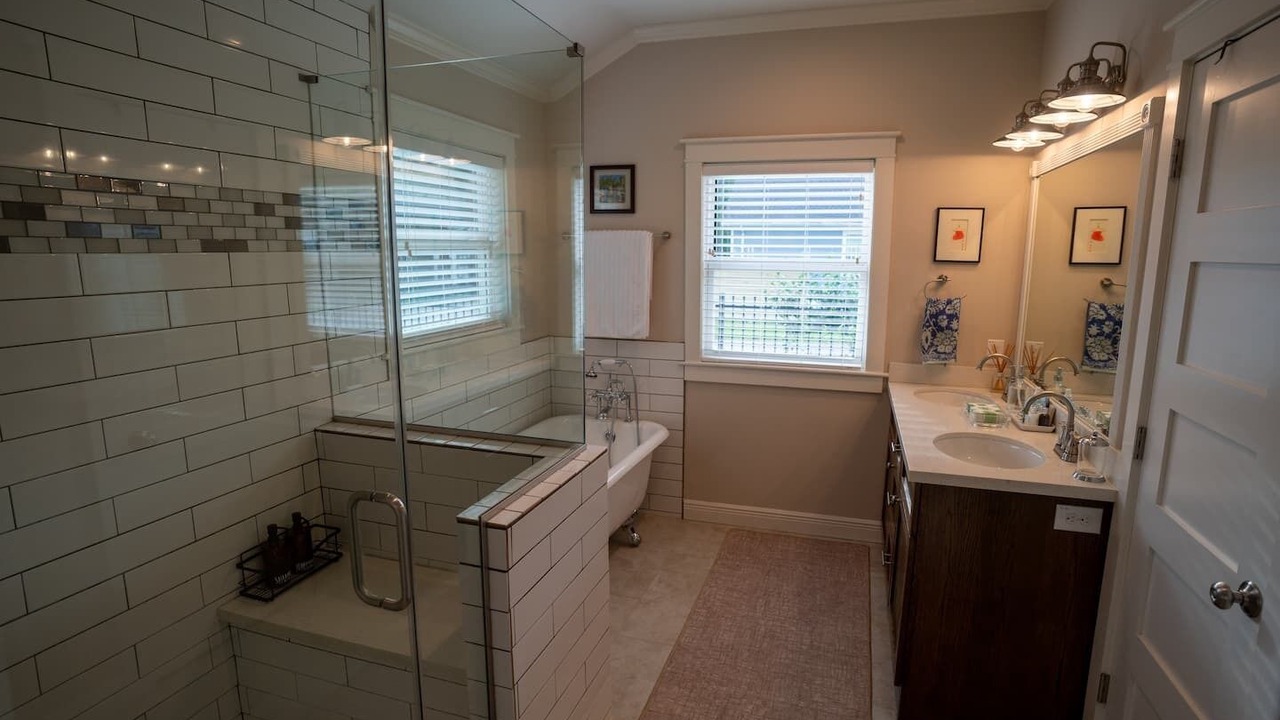 Photo of Bathroom in Greater Heights