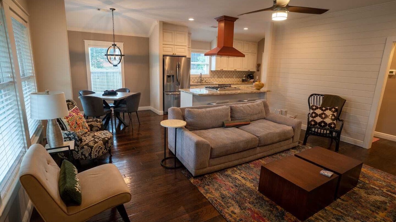 Photo of Livingroom in Greater Heights