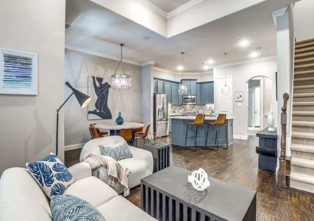 Photo of Livingroom in Legacy Park