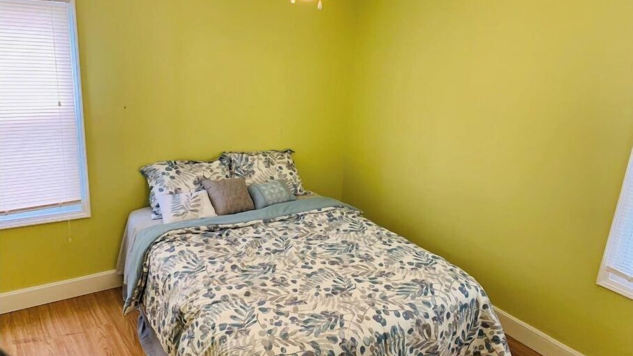 Photo of Bedroom in Overland