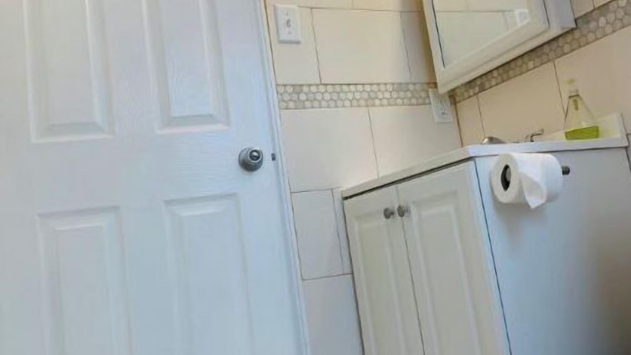 Photo of Bathroom in Overland