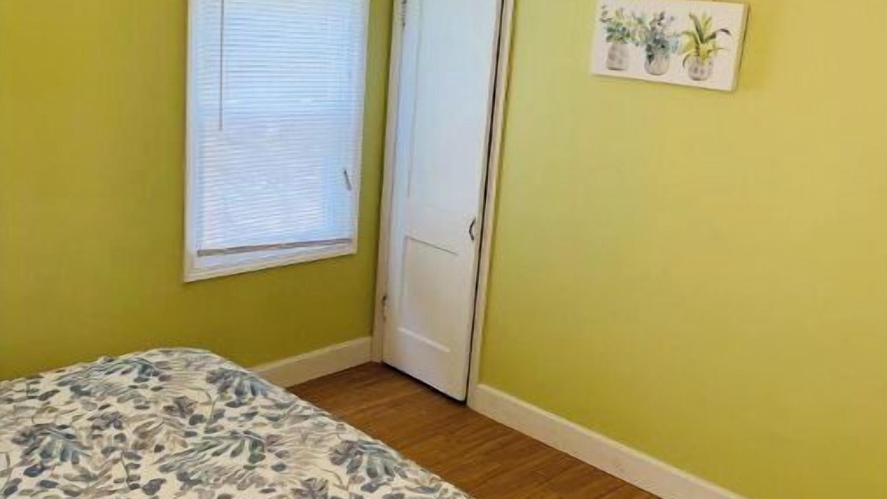 Photo of Bedroom in Overland