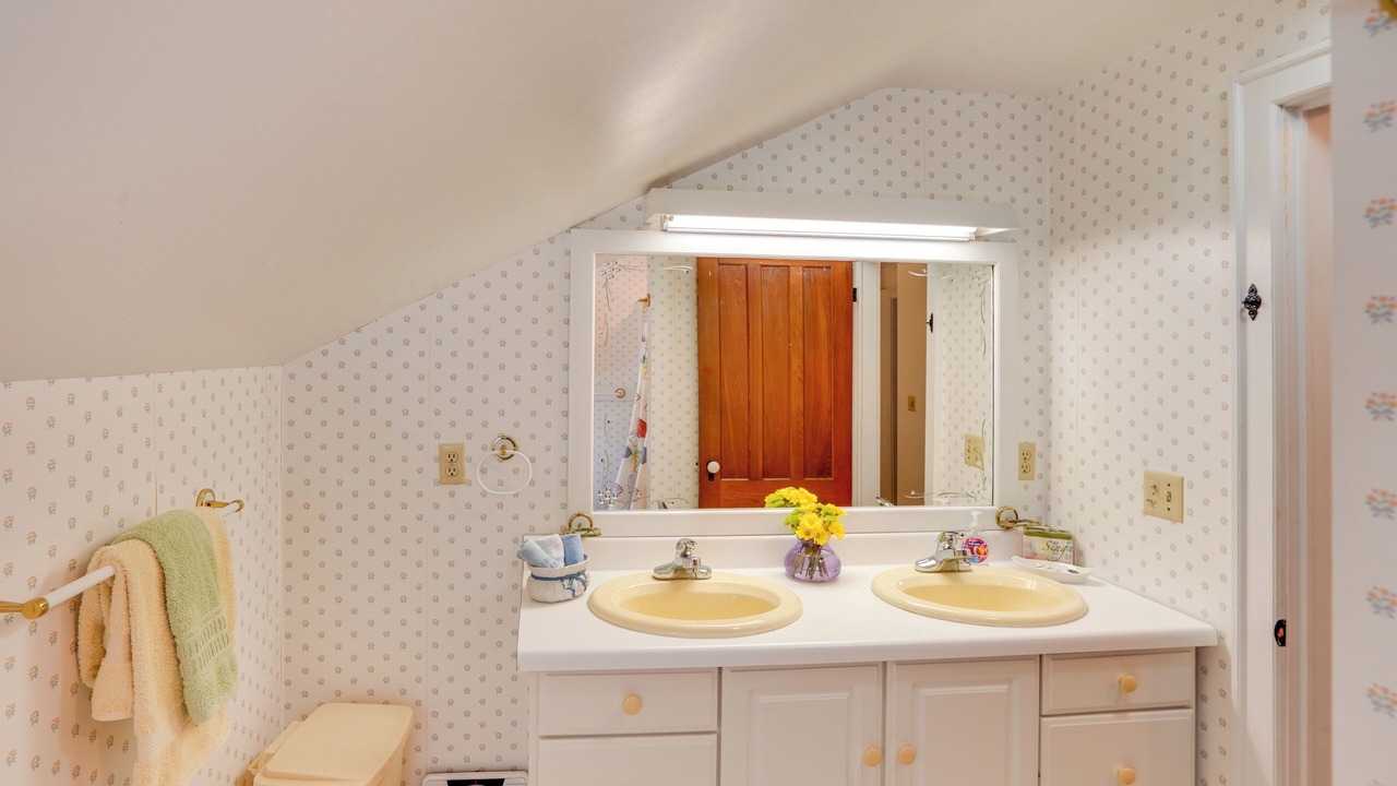 Photo of Bathroom in Hollowville