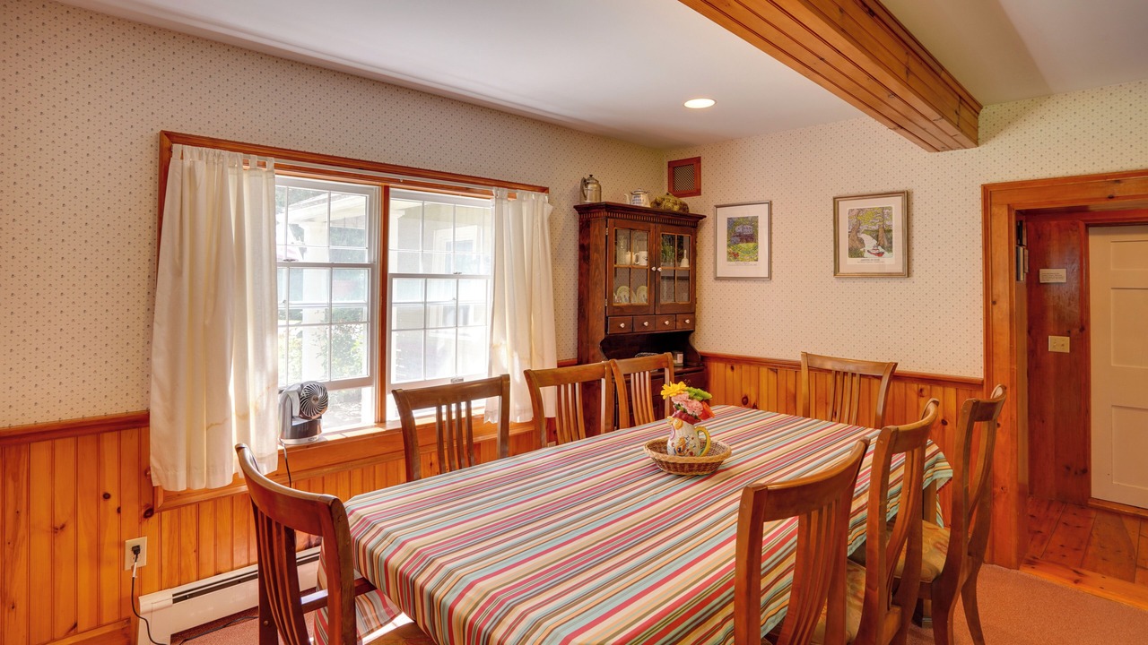Photo of Bedroom in Hollowville