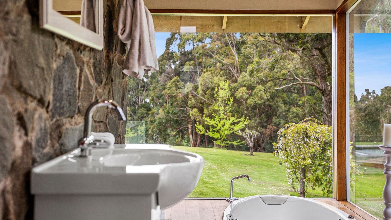 Photo of Bathroom in Lorne
