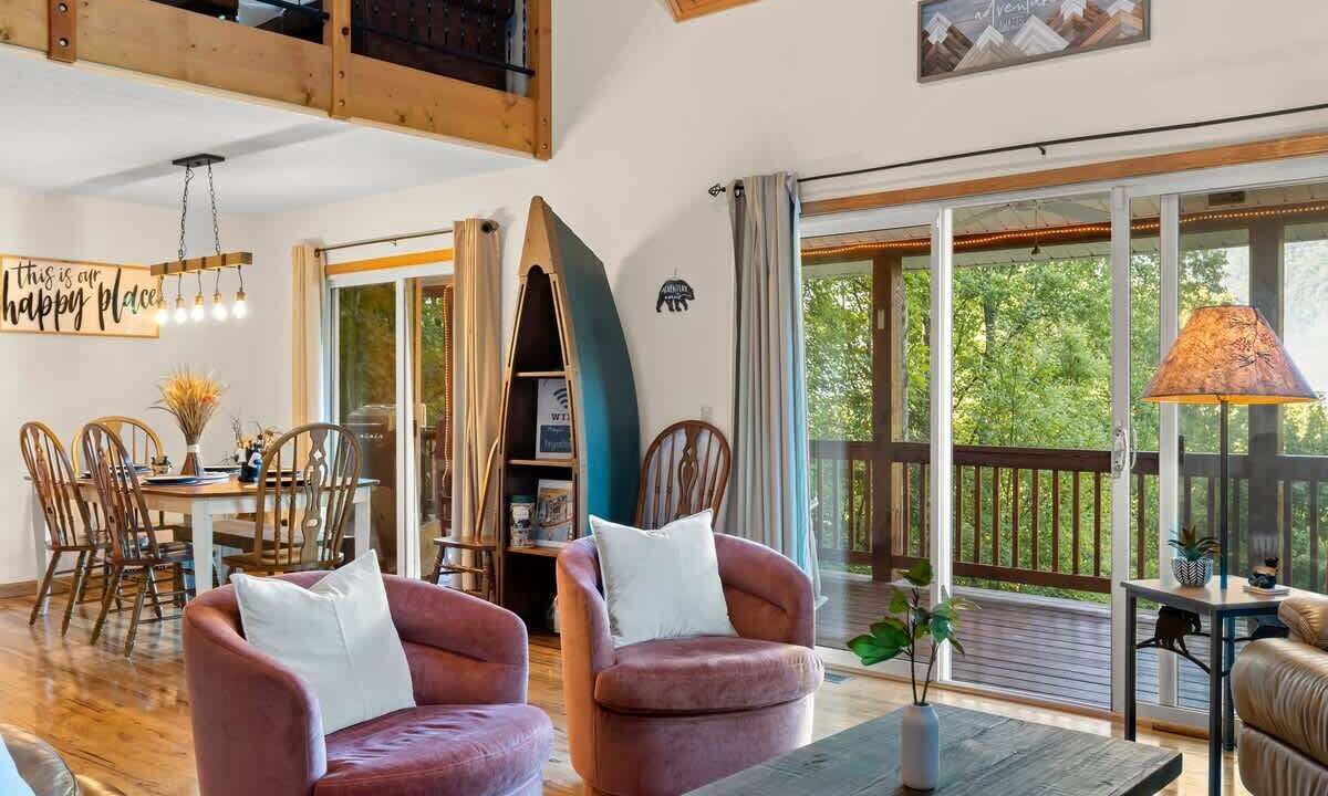 Photo of Livingroom in Waynesville