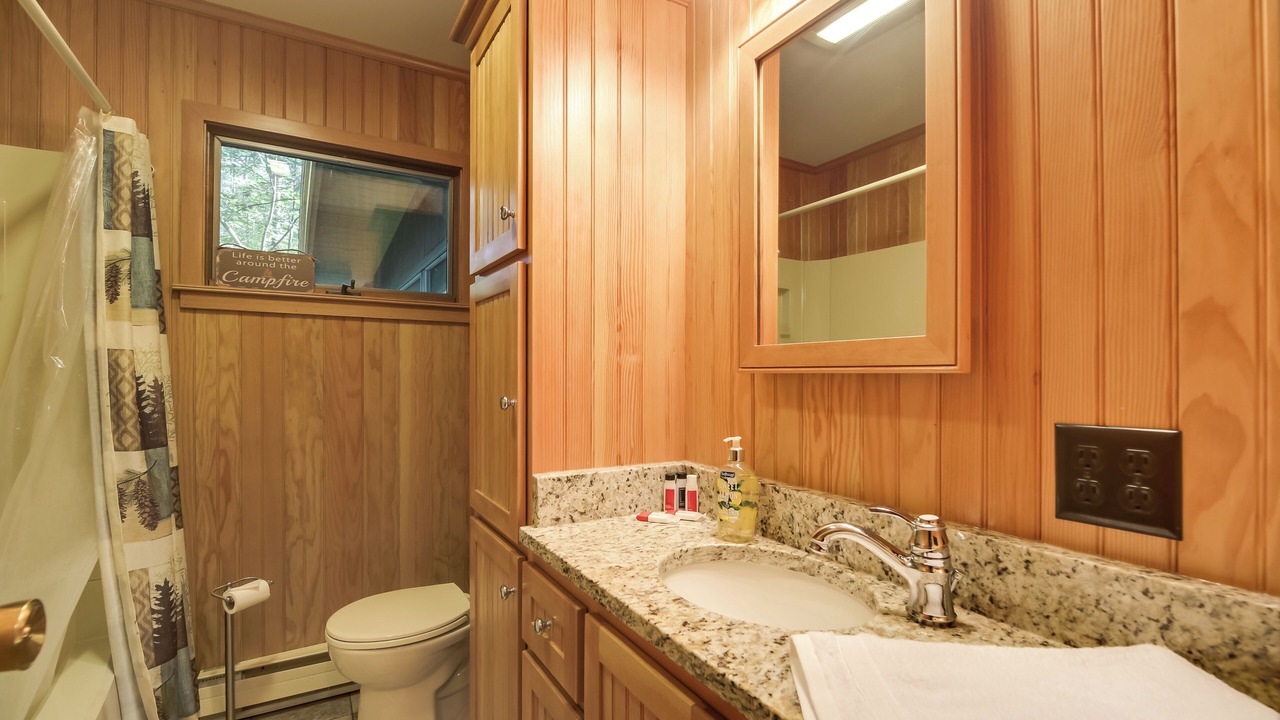 Photo of Bathroom in Jay