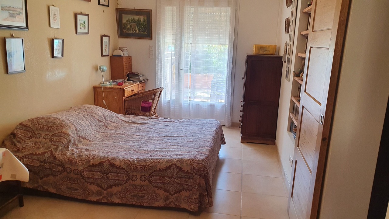 Photo of Bedroom in Saint-Laurent-des-Arbres