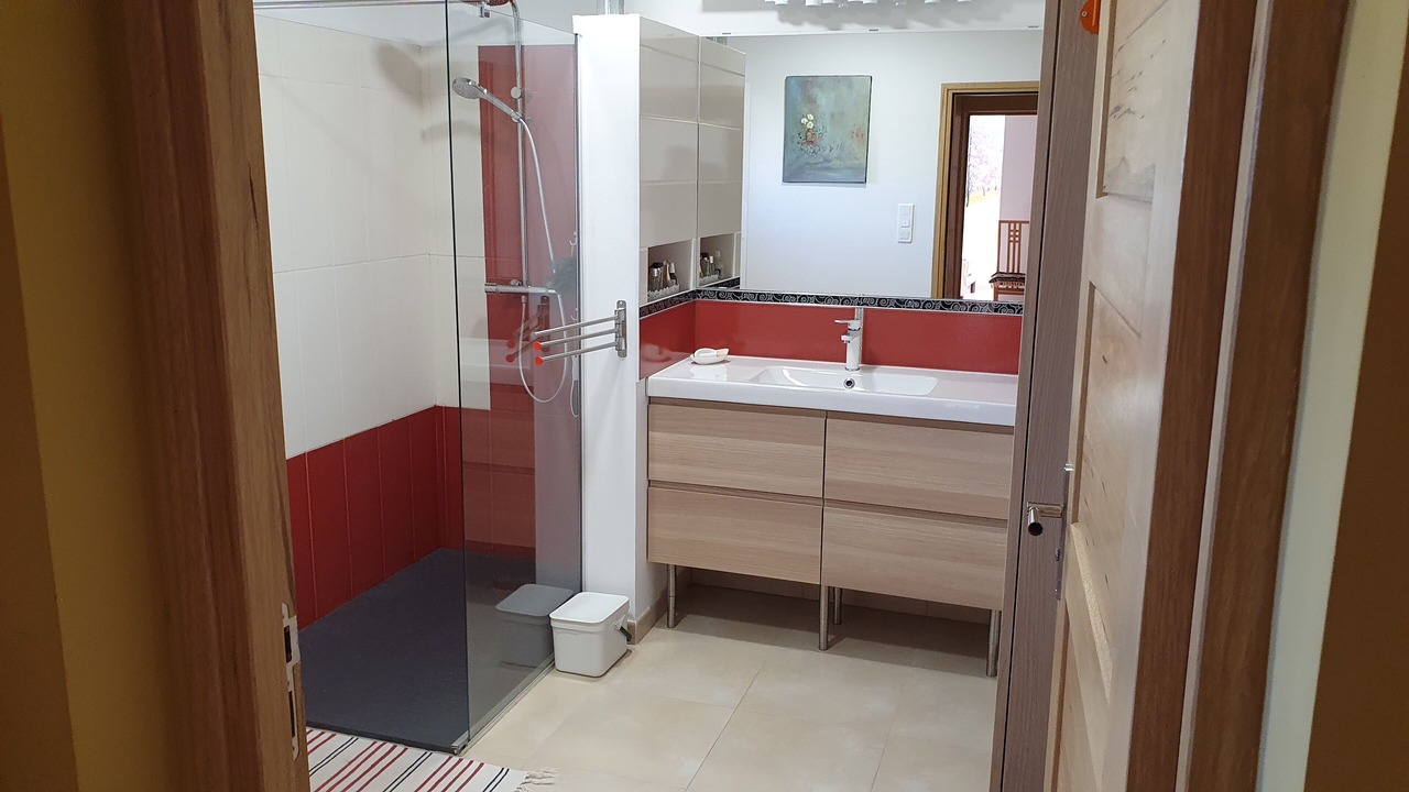 Photo of Bathroom in Saint-Laurent-des-Arbres