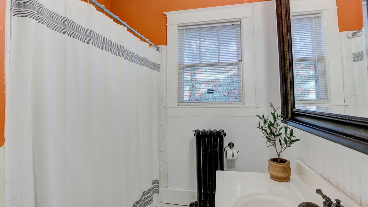 Photo of Bathroom in East Memphis