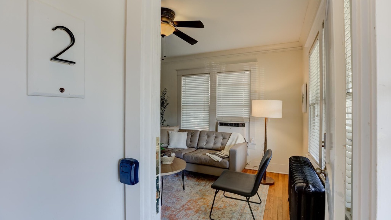 Photo of Livingroom in East Memphis