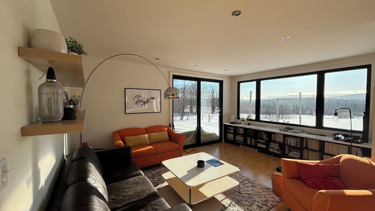Photo of Livingroom in Lac-Brome