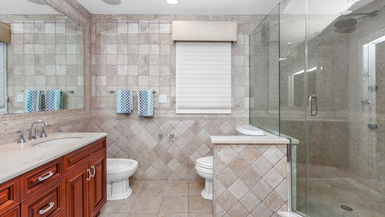 Photo of Bathroom in Lido Beach